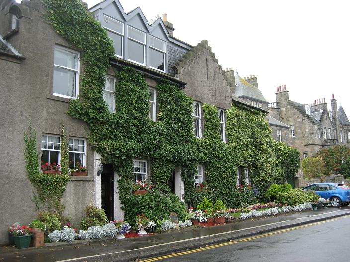 CuteStAndrewsHouse2.jpg
